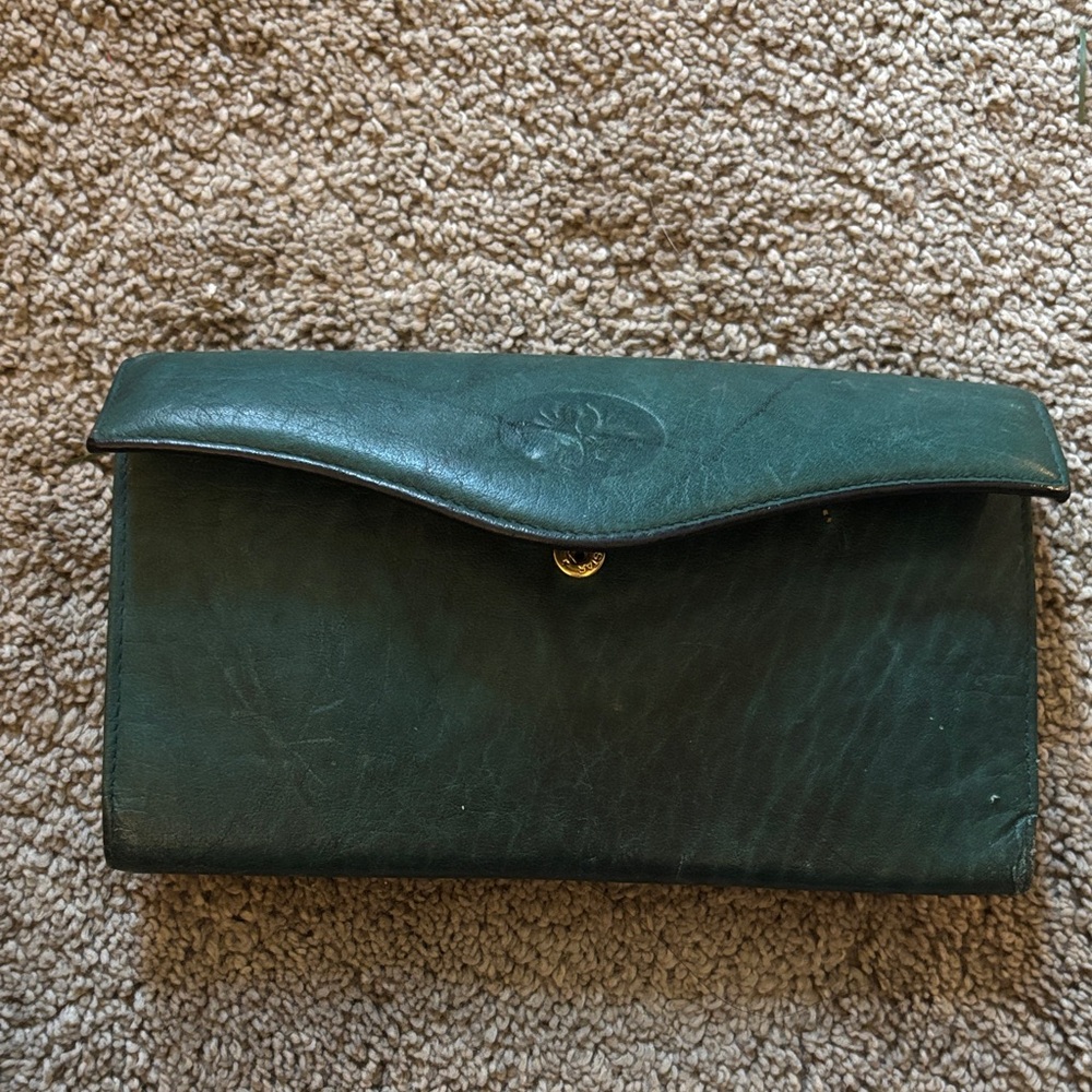 Buxton cowhide woman’s wallet